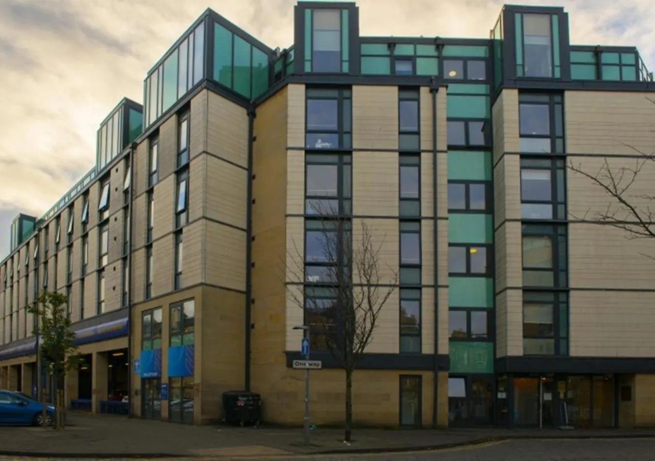 Ensuite Rooms & Studios, Edinburgh - Sk contacts